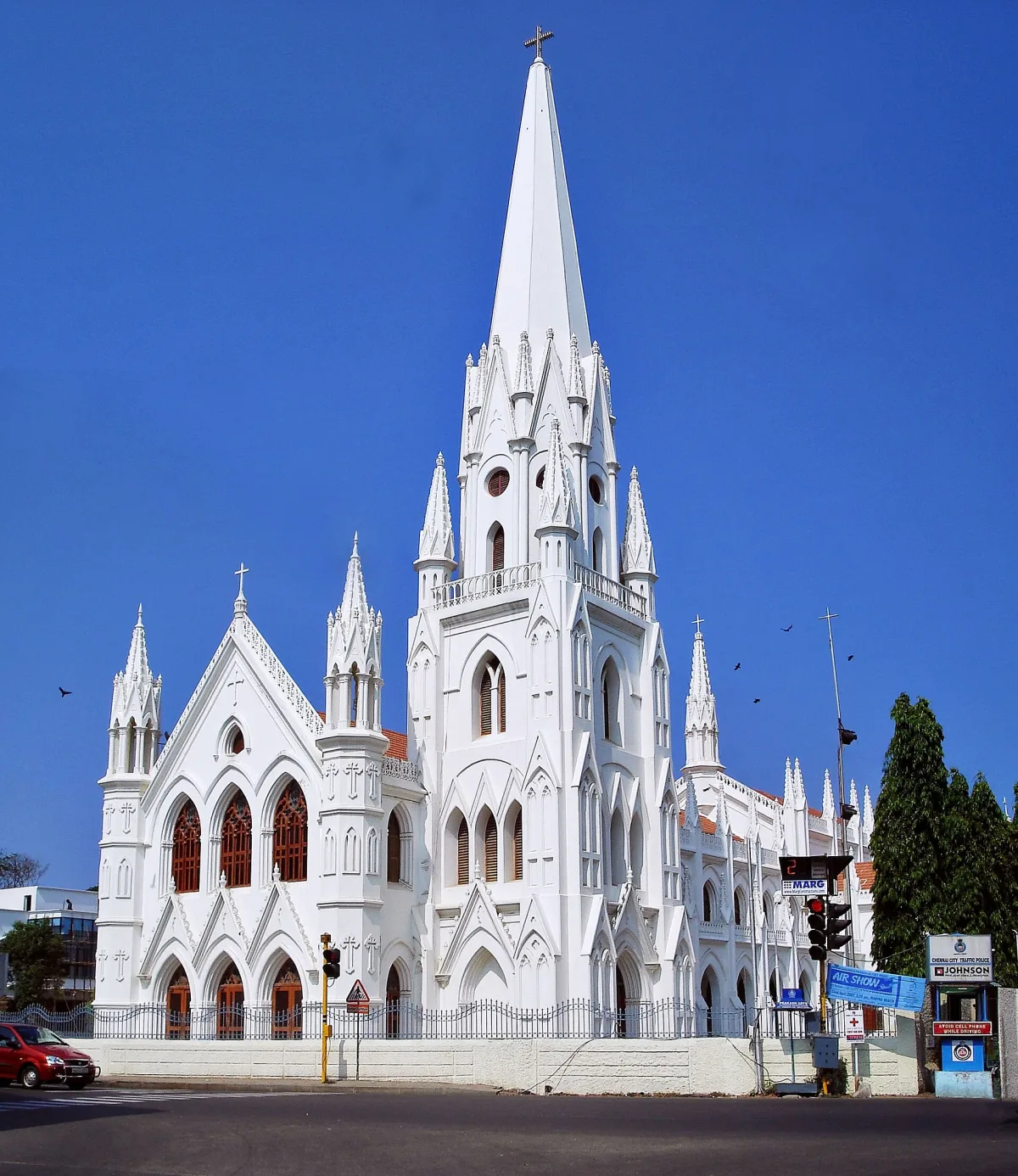 Front view of San Thome Basilica in Chennai